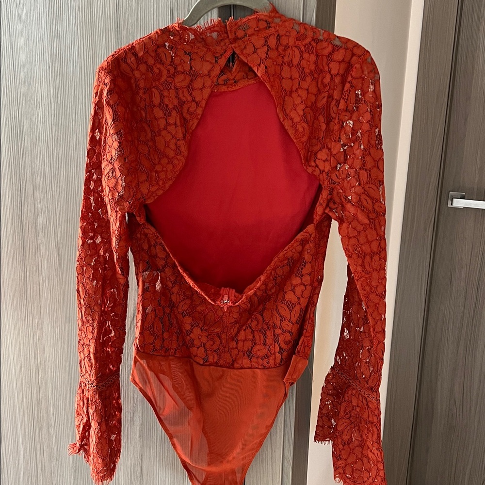 NWT REVOLVE Endless Rose Vibrant burnt orange Lace Bodysuit M - Picture 10 of 12